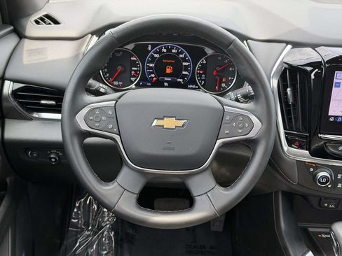 Used 2023 Chevrolet Traverse Premier FWD image 21