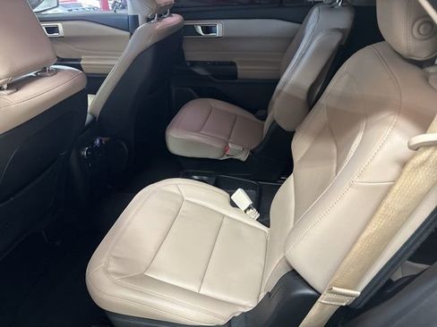 Used 2020 Ford Explorer XLT w/ Equipment Group 202A image 12