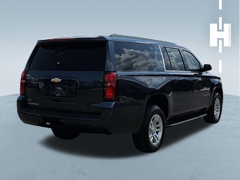 Used 2019 Chevrolet Suburban LS RWD image 4