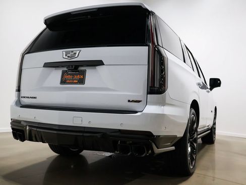 Used 2026 Cadillac Escalade V AWD/4WD image 82