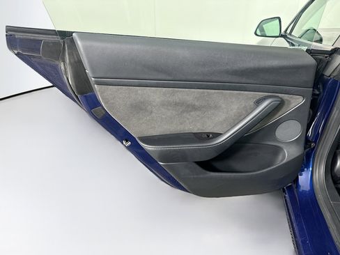 Used 2022 Tesla Model 3 Standard Range image 25