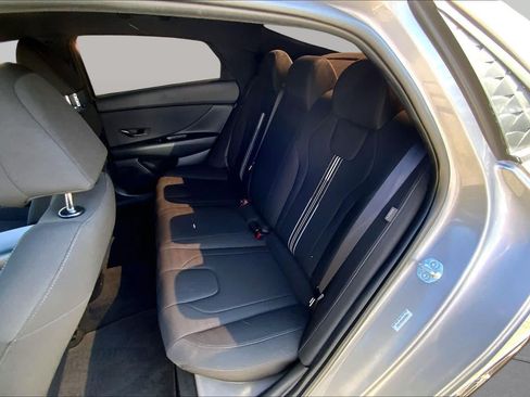 Used 2025 Hyundai Elantra Sport FWD image 18