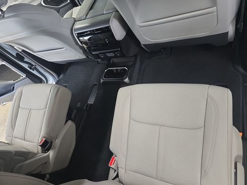 New 2026 Jeep Grand Wagoneer Limited AWD/4WD image 12
