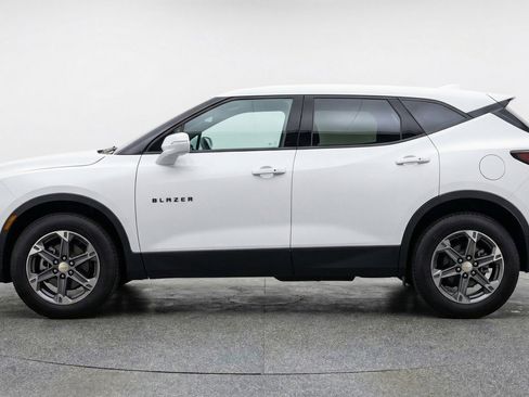 Used 2025 Chevrolet Blazer LT FWD image 5