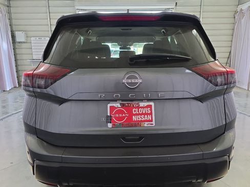 Used 2025 Nissan Rogue SV FWD image 8