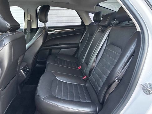 Used 2016 Ford Fusion SE w/ Equipment Group 202A image 27