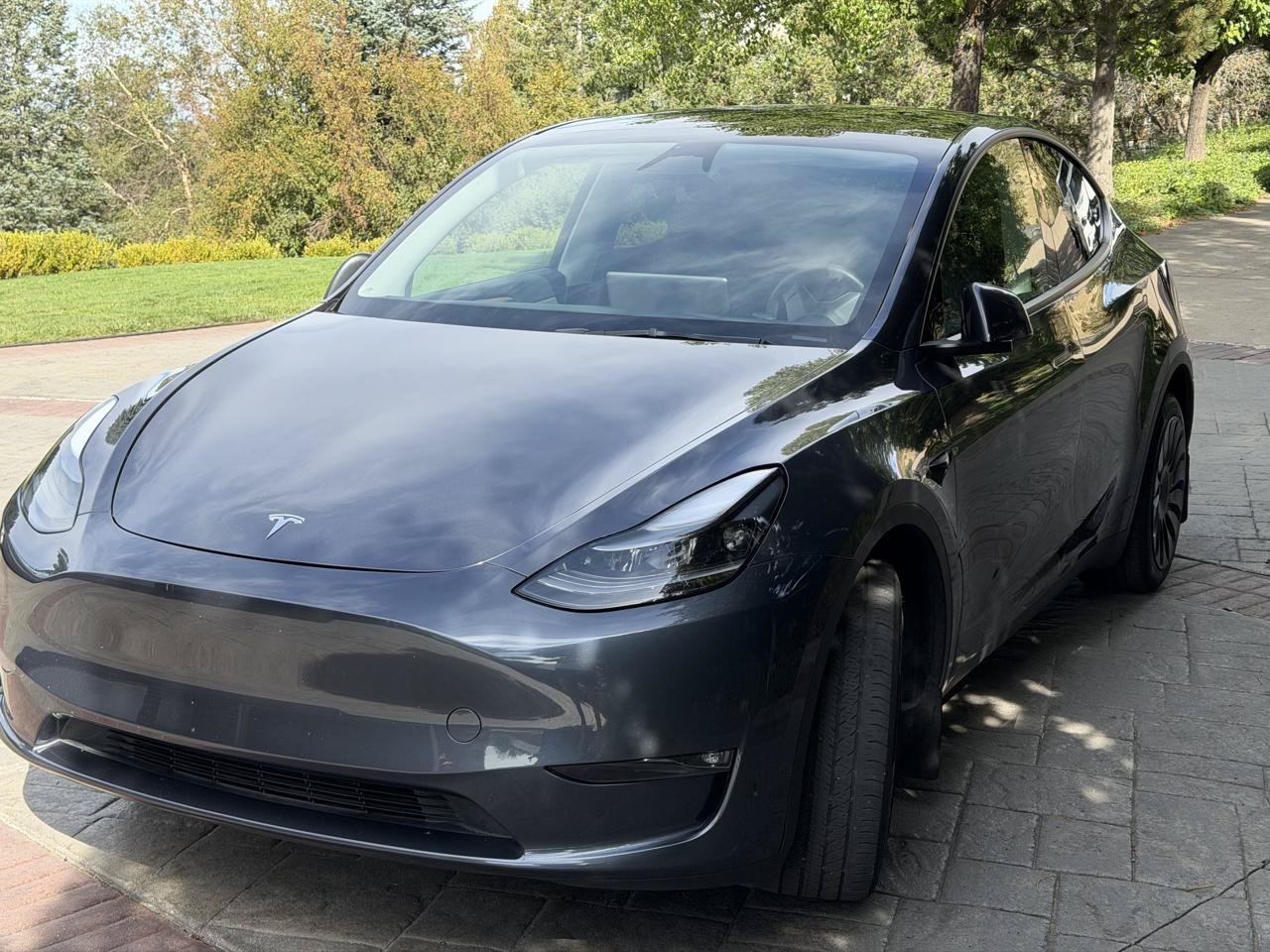 Used 2023 Tesla Model Y Long Range AWD/4WD image 2