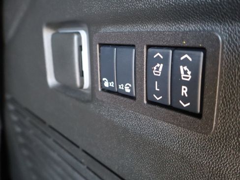 Used 2025 GMC Yukon Denali w/ Denali Reserve Package image 45