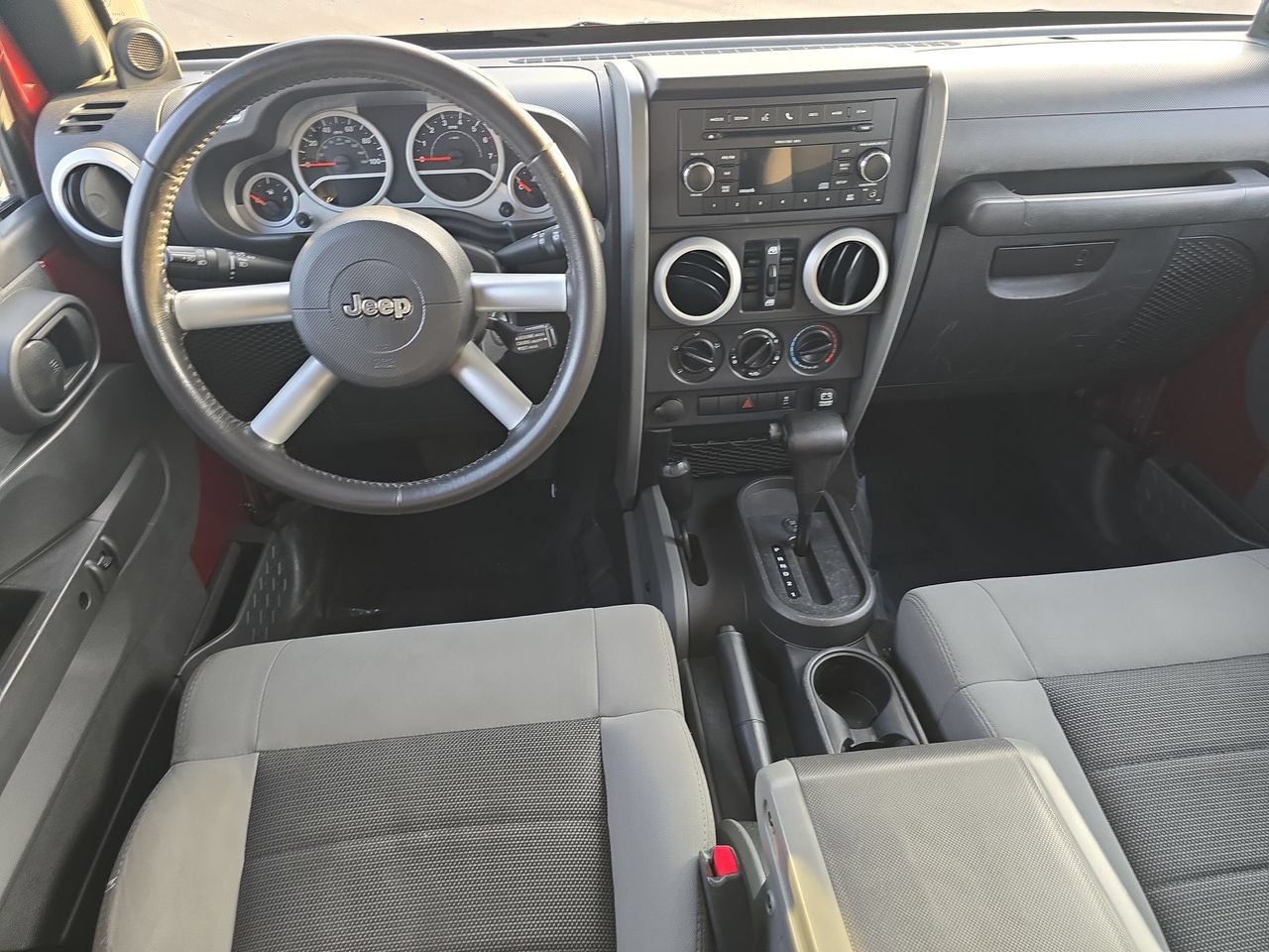 Used 2010 Jeep Wrangler Unlimited Sahara AWD/4WD image 11