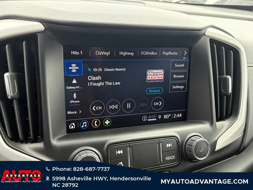 Used 2024 GMC Terrain SLT AWD/4WD image 11