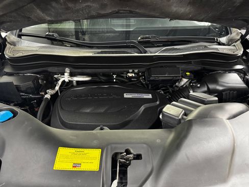 Used 2019 Honda Pilot Touring image 11