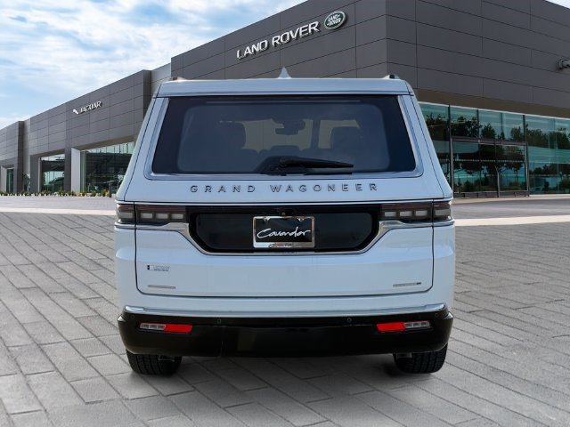 Used 2023 Jeep Grand Wagoneer Series III AWD/4WD image 4