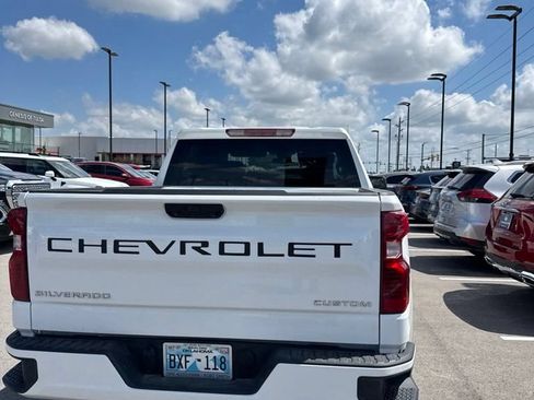 Used 2025 Chevrolet Silverado 1500 Custom w/ LPO, Dark Essentials Package RWD image 5