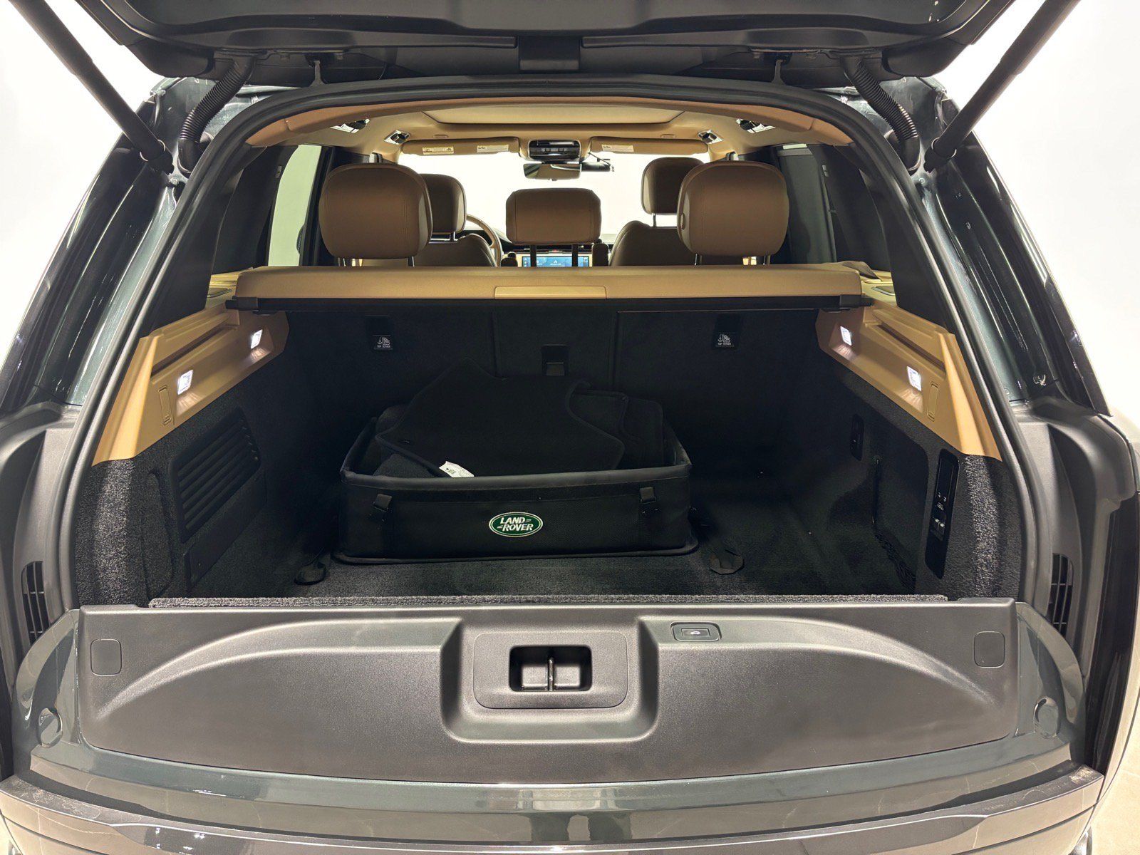 Used 2024 Land Rover Range Rover SE AWD/4WD image 40