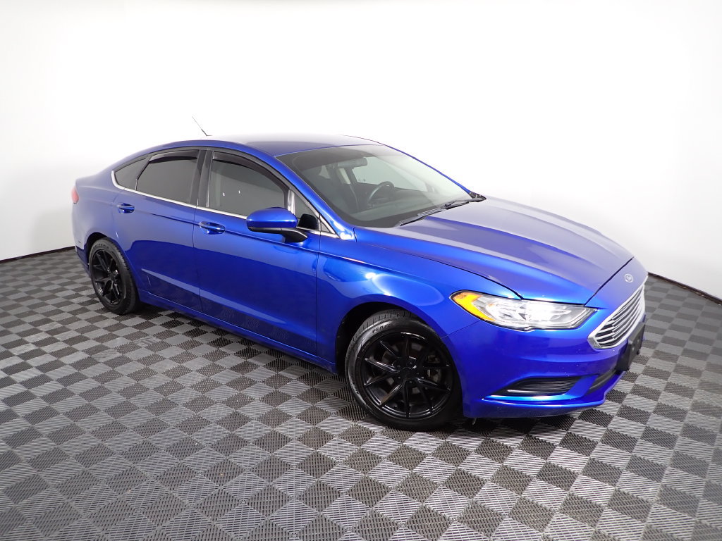 Used 2017 Ford Fusion SE w/ Fusion SE Technology Package FWD image 5