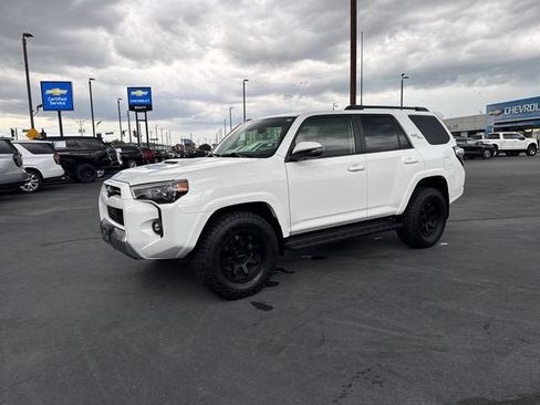Used 2023 Toyota 4Runner TRD Off-Road Premium AWD/4WD image 7