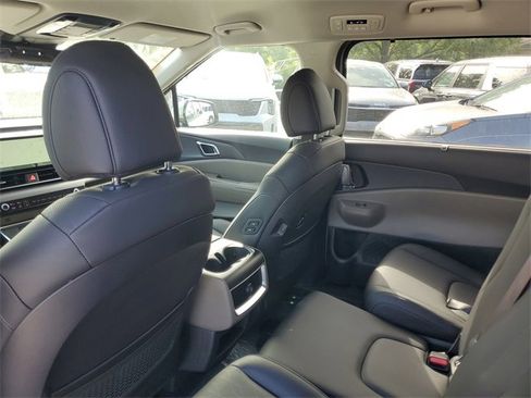 New 2026 Kia Carnival EX image 24