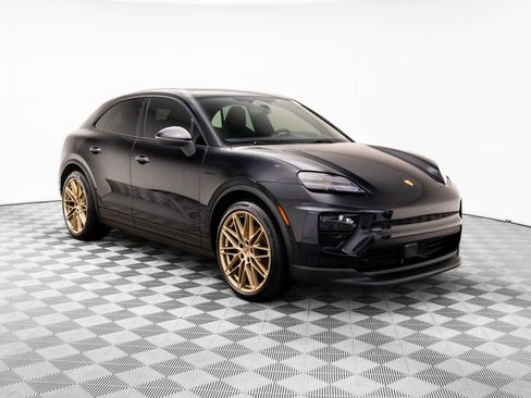 Certified 2024 Porsche Macan 4 Electric image 6