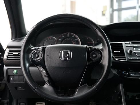 Used 2017 Honda Accord Sport image 19
