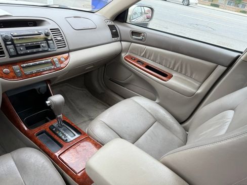 Used 2004 Toyota Camry XLE image 17
