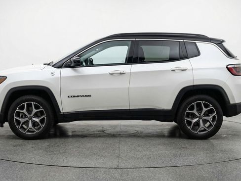 Used 2025 Jeep Compass Limited image 5