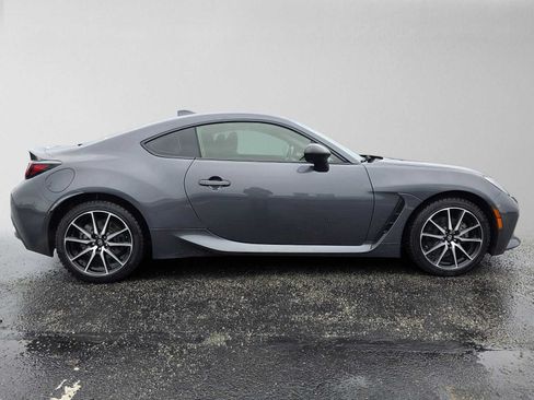Used 2023 Toyota GR86 w/ ALL Weather Mat Package (TMS) RWD image 2