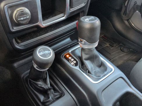 Used 2019 Jeep Wrangler Unlimited Sport AWD/4WD image 30