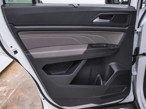 Used 2023 Volkswagen Atlas SE image 27