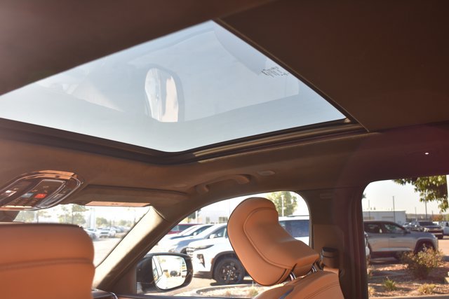 Used 2023 Jeep Grand Cherokee Summit AWD/4WD image 19