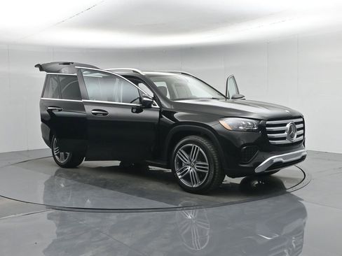 Used 2024 Mercedes-Benz GLS 450 4MATIC image 36