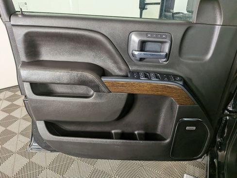 Used 2018 GMC Sierra 3500 Denali w/ Duramax Plus Package image 15