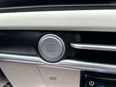 New 2026 Hyundai Tucson Blue SE image 32