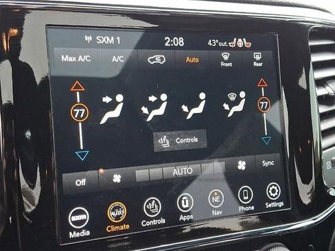 Used 2021 Jeep Grand Cherokee Laredo X image 18