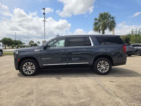Used 2021 GMC Yukon XL Denali AWD/4WD image 3