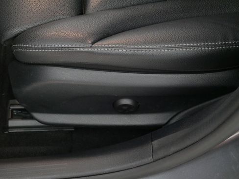 Used 2019 Mercedes-Benz C 300 4MATIC Sedan image 20