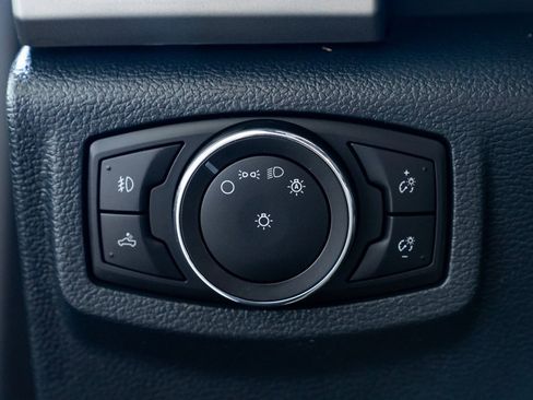 Used 2022 Ford F350 Lariat w/ Chrome Package image 16