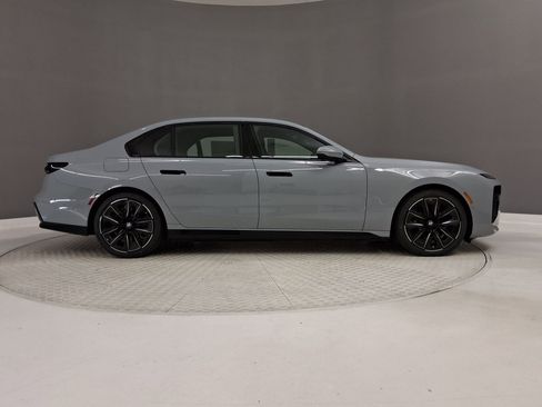 New 2026 BMW 750e xDrive w/ Premium Package AWD/4WD image 6