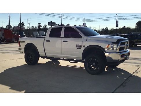 Used 2018 RAM 2500 Tradesman w/ Chrome Appearance Group image 2