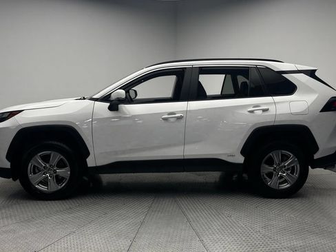 Used 2024 Toyota RAV4 XLE AWD/4WD image 4