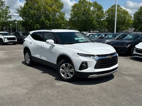 Used 2021 Chevrolet Blazer LT FWD image 2