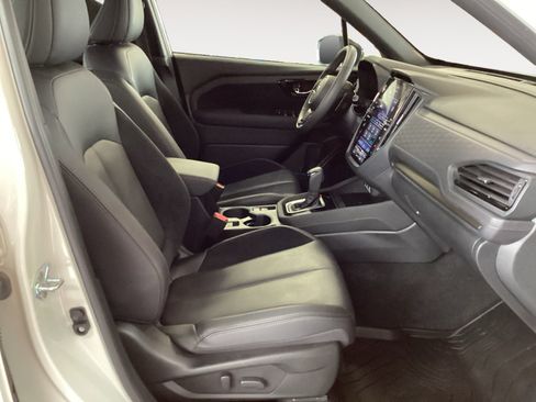 Used 2025 Subaru Forester Touring w/ Popular Package - Touring AWD/4WD image 15