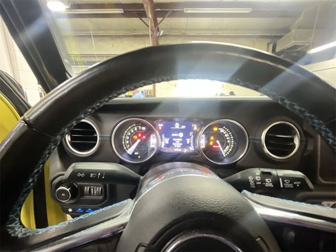 Used 2022 Jeep Wrangler Unlimited Rubicon 4xe w/ Cold Weather Group image 15