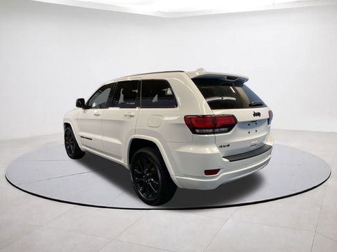 Certified 2020 Jeep Grand Cherokee Altitude image 4