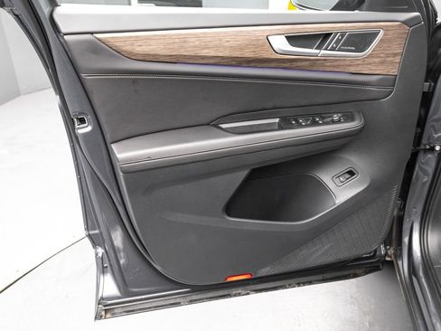 Certified 2025 Volkswagen Atlas SEL Premium R-Line image 25