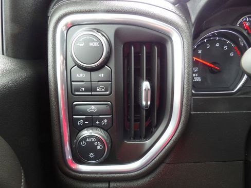 Used 2021 Chevrolet Silverado 1500 LT image 19