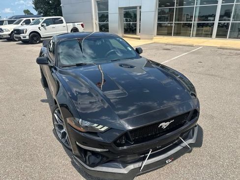 Used 2019 Ford Mustang Coupe w/ Black Accent Package RWD image 6