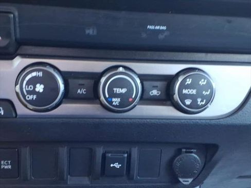 Used 2020 Toyota Tacoma SR AWD/4WD image 22