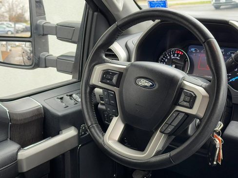 Used 2020 Ford F250 Lariat image 12