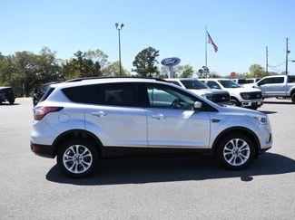 Used 2018 Ford Escape SE video 1