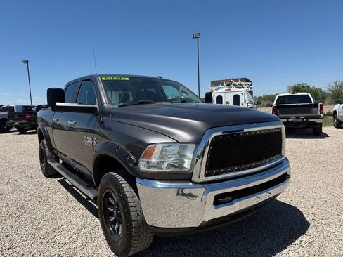 Used 2014 RAM 2500 SLT AWD/4WD image 2